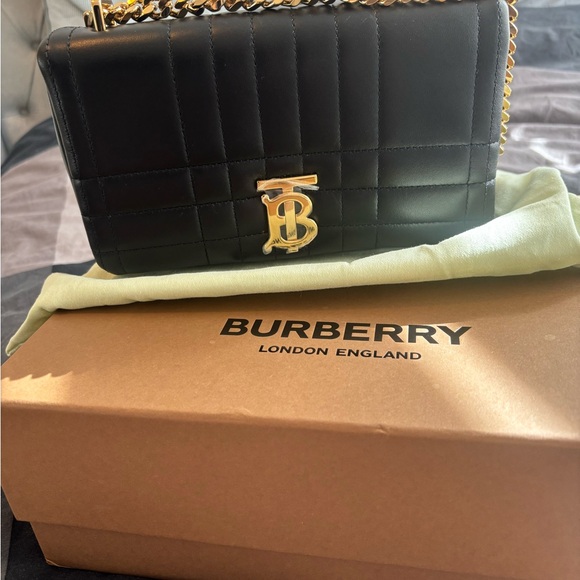 Burberry Black Quilted Shoulder Lola Bag with Gold Chain - Picture 4 of 7